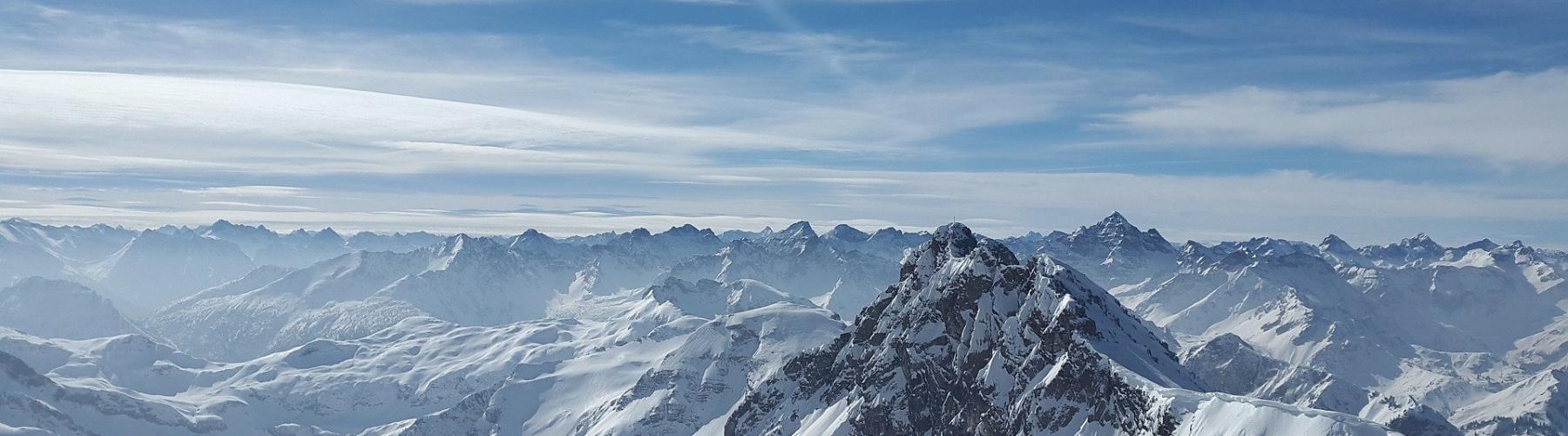 sommets de montagnes enneigées, Alpes